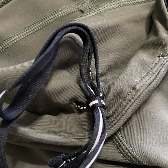 NIKE DRI FIT WORKOUT LEGGINGS IN OLIVE GREEN - Picture 11 of 11